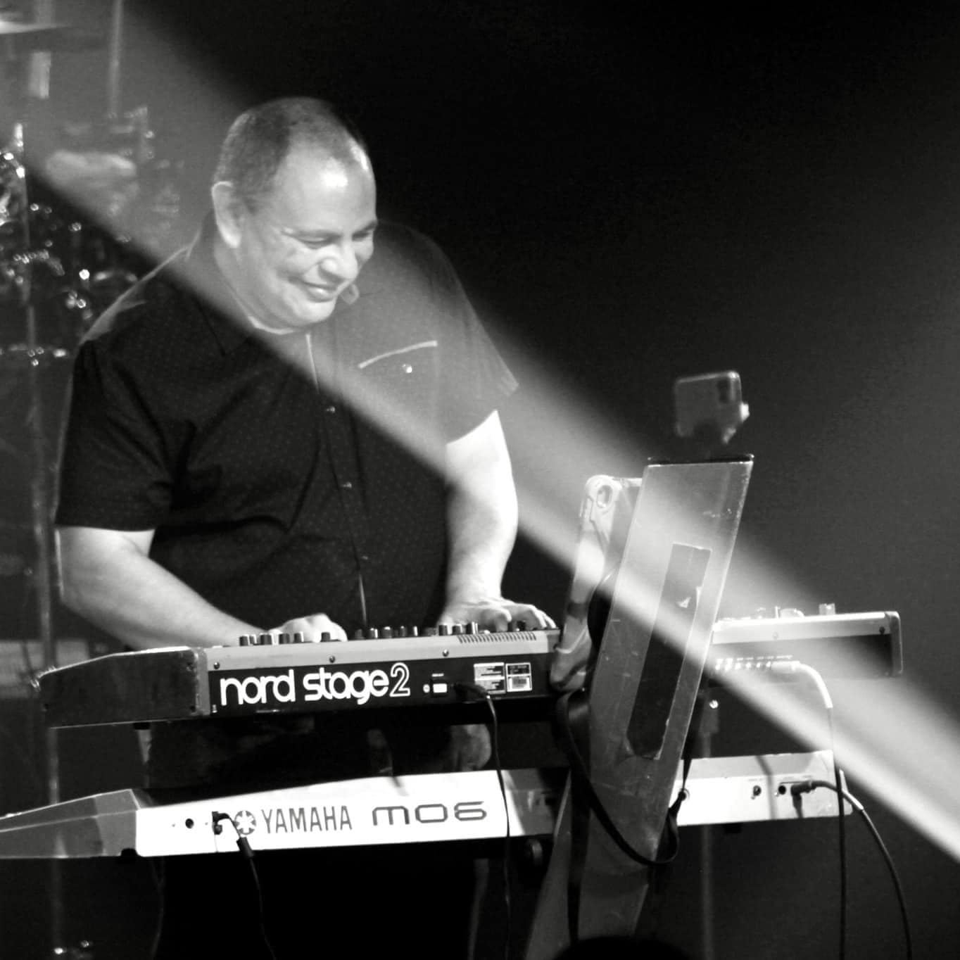 Elliot Levine Keys / Synth Pic